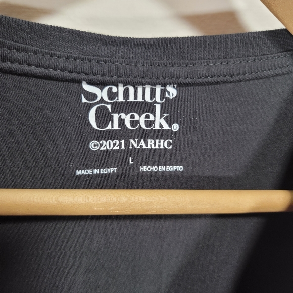 EW, DAVID Schitt$ Creek size large woman's t-shirt in excellent condition - Picture 3 of 4